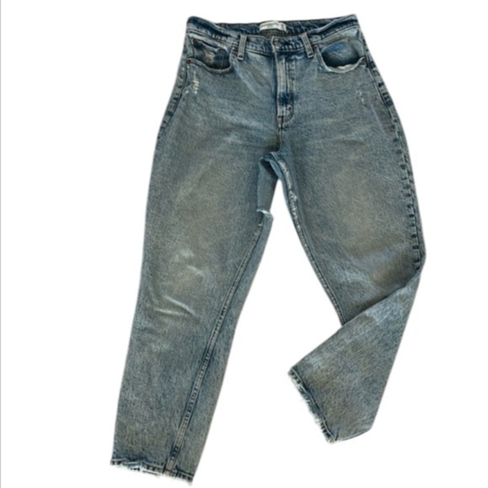 Abercrombie The Mom High Rise jean size 29 well worn distressed